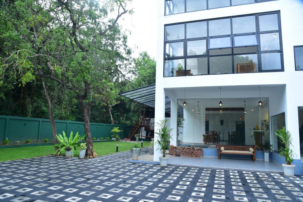 Hotel Eden Grand Dambulla Esterno foto