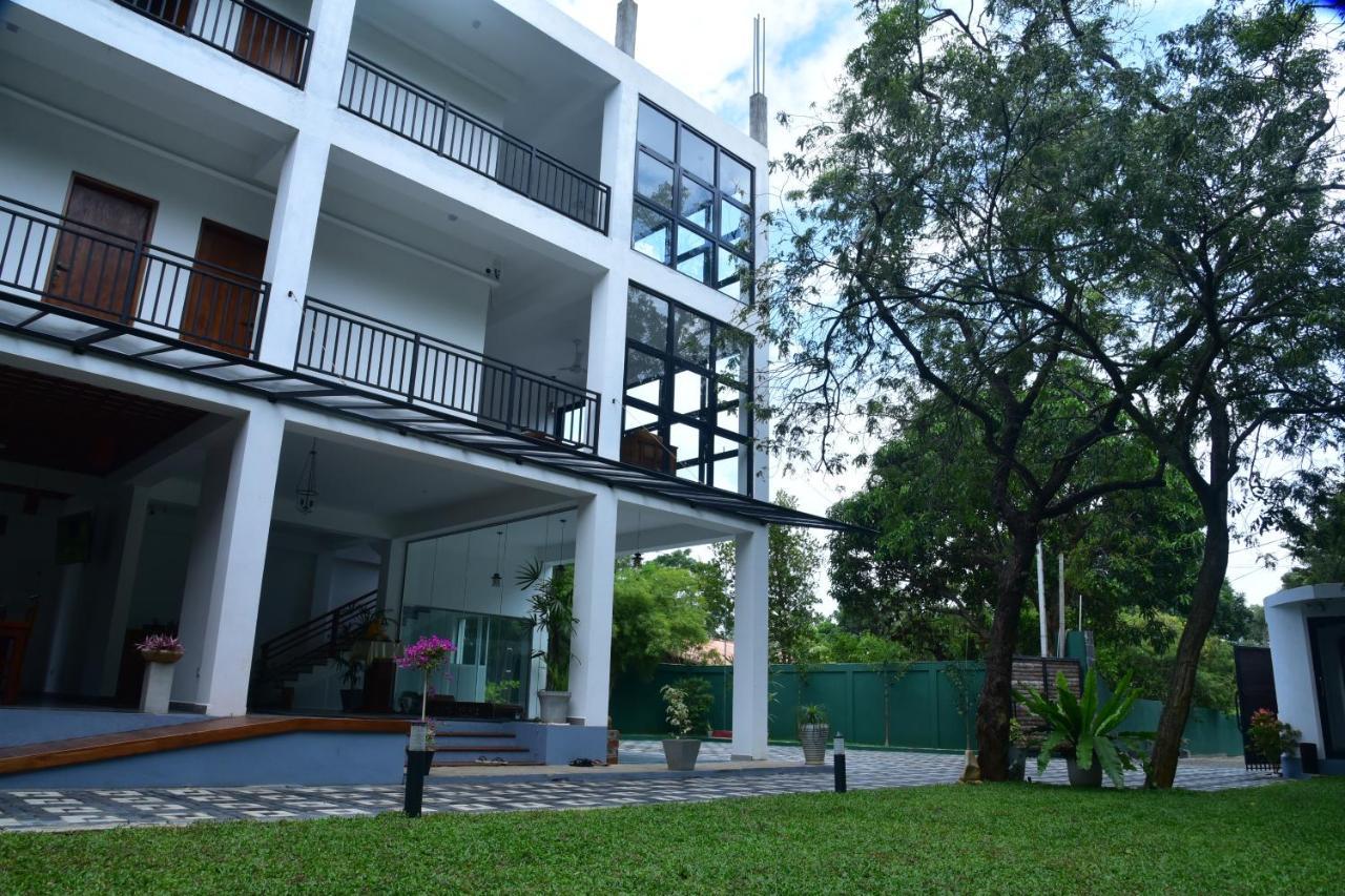 Hotel Eden Grand Dambulla Esterno foto